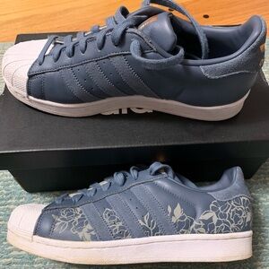 Women's Adidas Blue Superstar 8.5